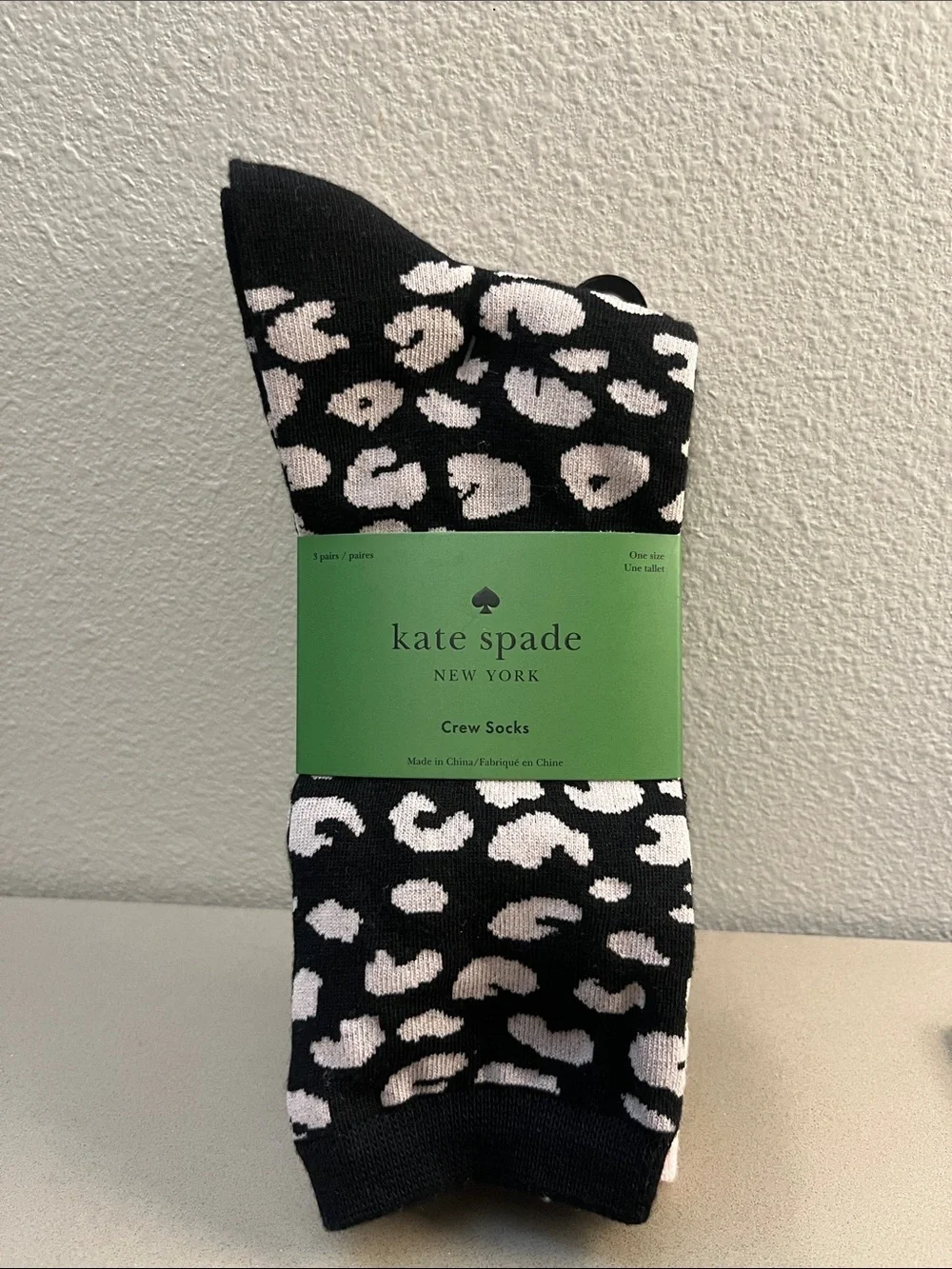 New Kate Spade Animal Print Logo Black and Ballet Pink Crew Socks NWT